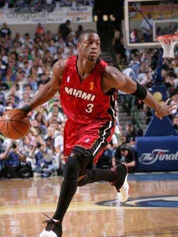 广岛三箭主帅：很高兴我的最后一战能获胜，球员们动力十足（广岛三箭主帅：告别战取胜，球员斗志昂扬）