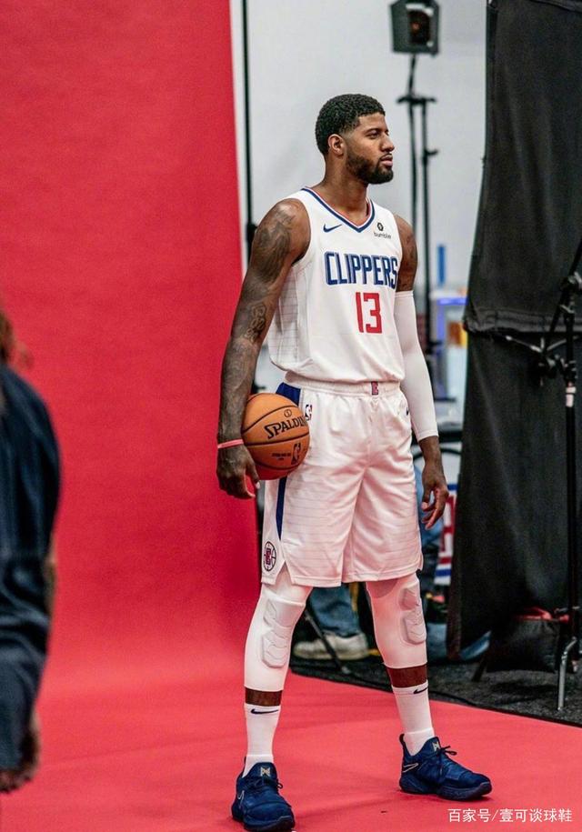 英格兰近8次世界杯对阵欧洲球队6负，近两届均被欧洲球队淘汰（英格兰世界杯近8战欧洲队输6场，连续两届被欧洲对手淘汰）