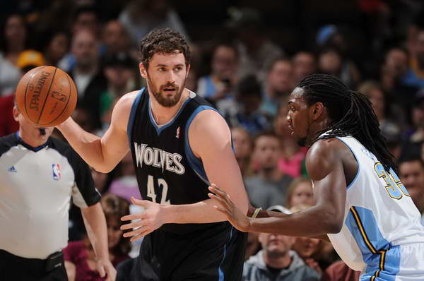 王励勤的妻子是她，曾为奥运会设计亲子装，难怪丈夫能够连连任职（她是王励勤的妻子，曾为奥运设计亲子装，难怪丈夫频频任职）