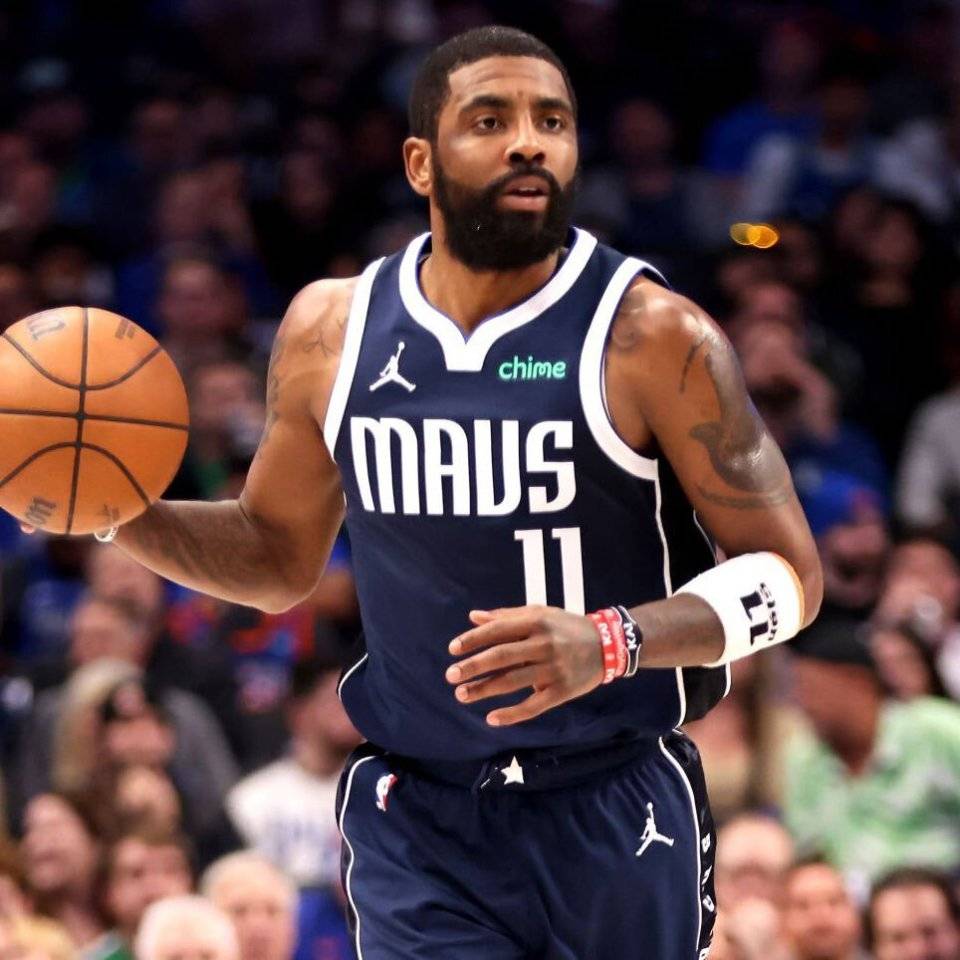 ATP年终总决赛：阿尔卡拉斯2-1逆转，基本锁定出线权，辛纳急了！（ATP年终总决赛：阿尔卡拉斯2-1翻盘，出线几乎锁定，辛纳显得着急）