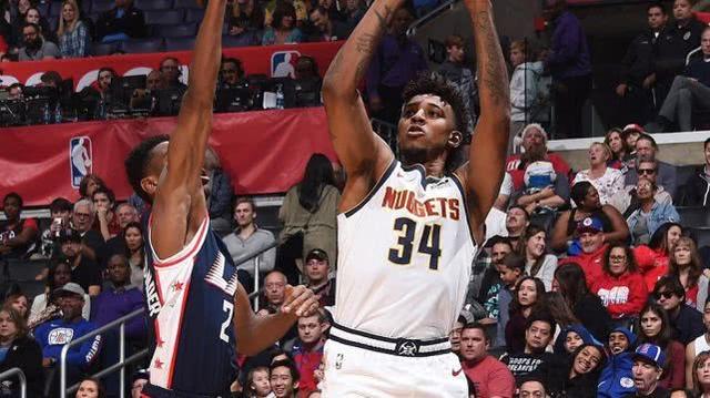 足球世界杯票务系统再次崩溃，球迷疯狂涌入（世界杯售票平台再度宕机，球迷蜂拥而至）