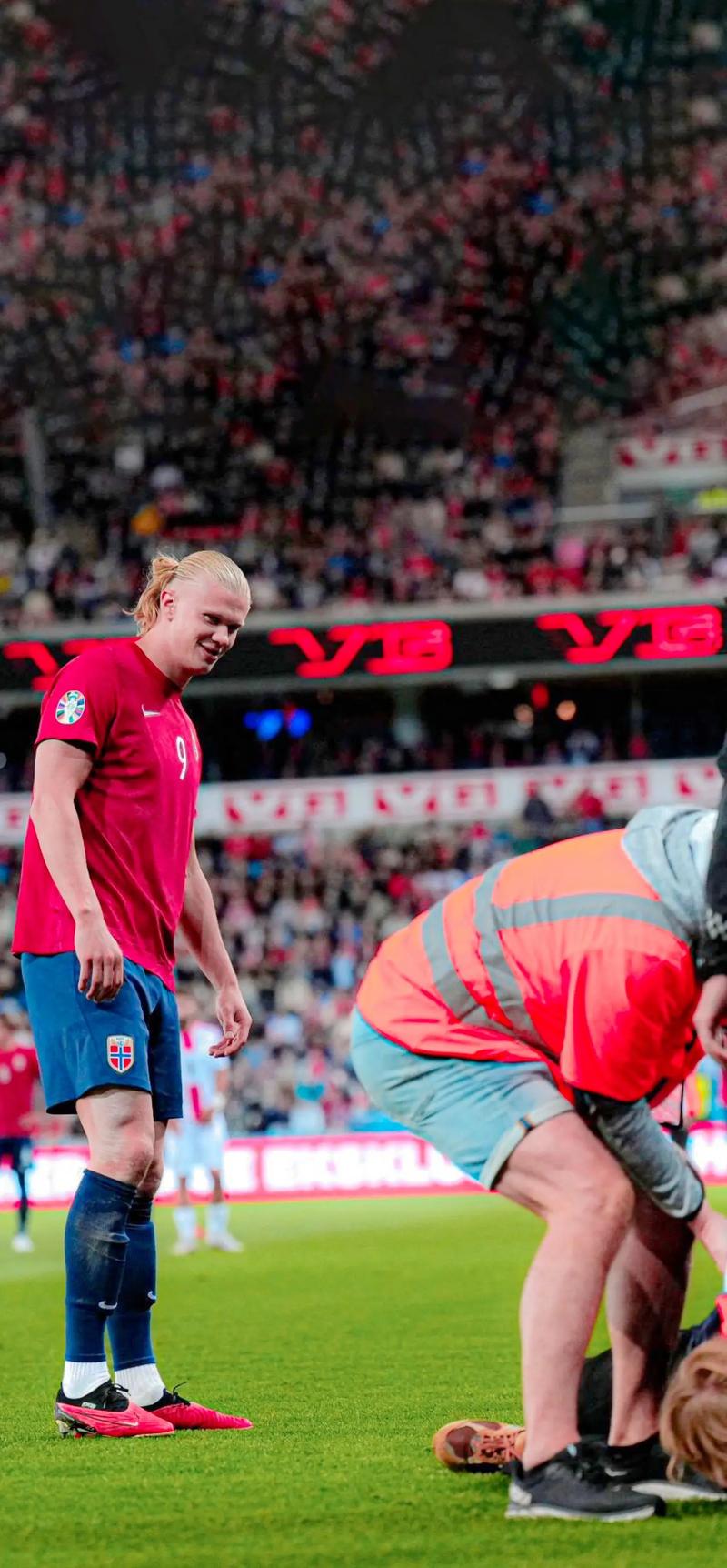 替补出场梅开二度，普利希奇当选都灵vs米兰全场最佳（普利希奇替补双响，荣膺都灵战米兰全场最佳）