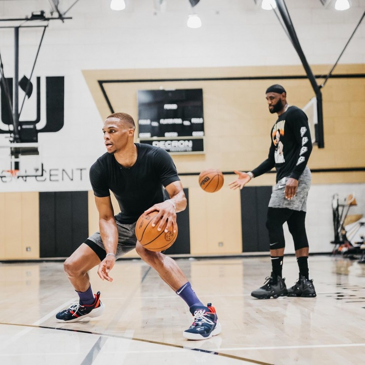 足球训练中最容易犯的五个错误（足球训练里最常见的五大误区）