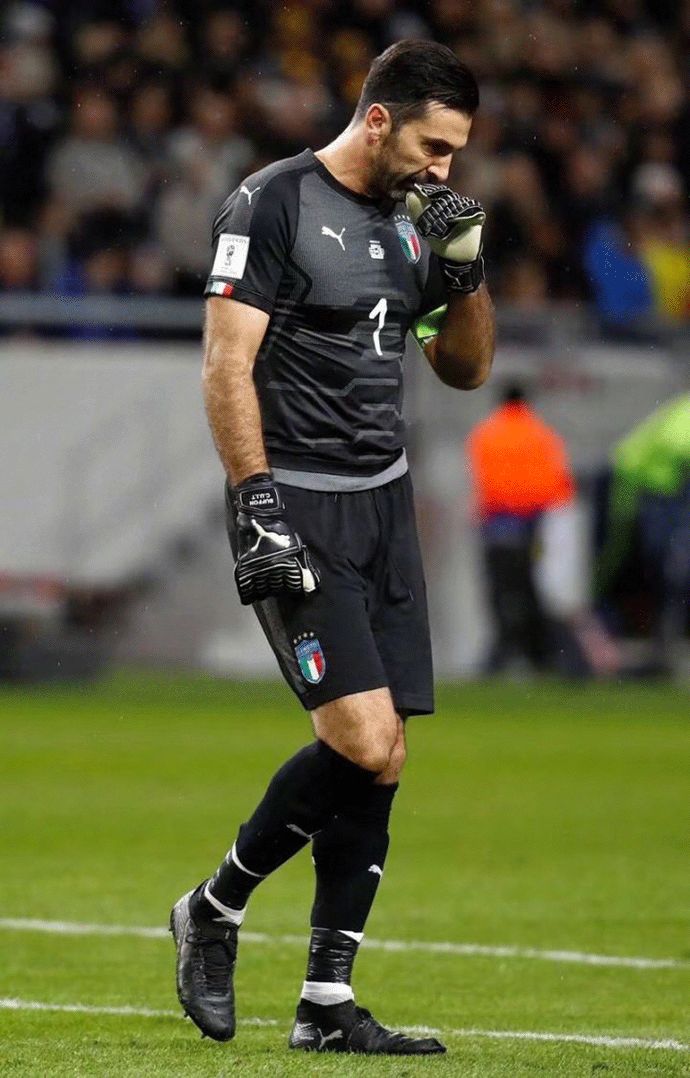 圣保罗总监：会在奥斯卡康复后再讨论未来，做事首先要人性化（圣保罗高层：奥斯卡伤愈后再谈去向，决策以人为本）