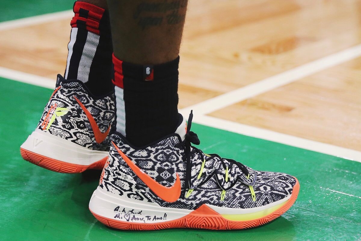 每体：拉菲尼亚是巴萨非卖品，个人目标赢得欧冠和2026年世界杯（每体：巴萨不出售拉菲尼亚，他剑指欧冠与2026年世界杯冠军）