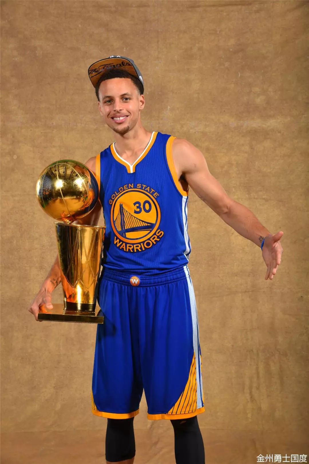 阿斯：罗马仍在关注小火柴，贝蒂斯与塞维利亚也加入竞争（阿斯：罗马追“小火柴”未停，贝蒂斯与塞维利亚加入争夺战）