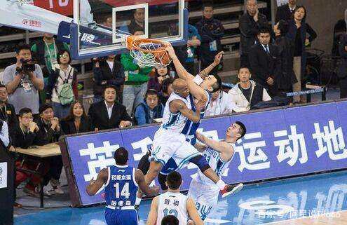 双核状态在线！乔治&马尔卡宁首节合砍21分4篮板4助攻（双核火力全开！乔治与马尔卡宁首节合砍21分4板4助）