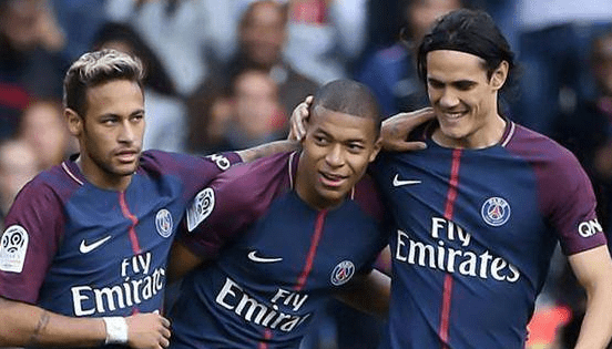 枪手是夺冠热门？萨卡：不能被人们的言论左右，我只专注当下（阿森纳被看好夺冠？萨卡：不受舆论左右，只专注眼前）